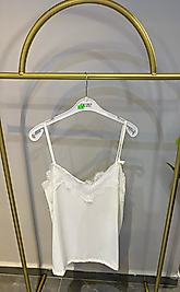 Beyaz Dantelli İnce Askılı Örme Atlet